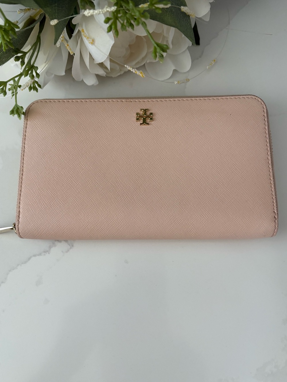TORY BURCH Saffiano Leather Continental Wallet - Picture 11 of 12